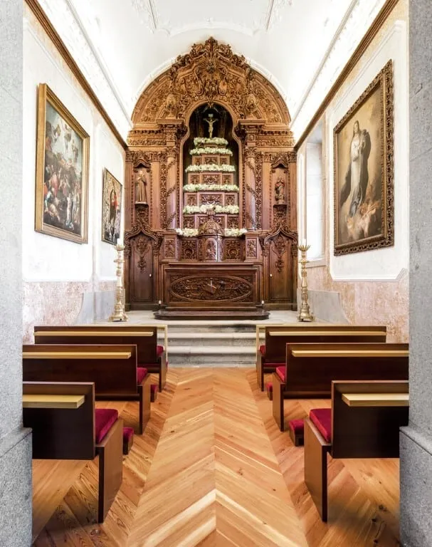 Древній палац Ігрея Велья, проект Visioarq Arquitectos у Вермоімі, Португалія Древній палац Ігрея Велья, проект Visioarq Arquitectos у Вермоімі, Португалія