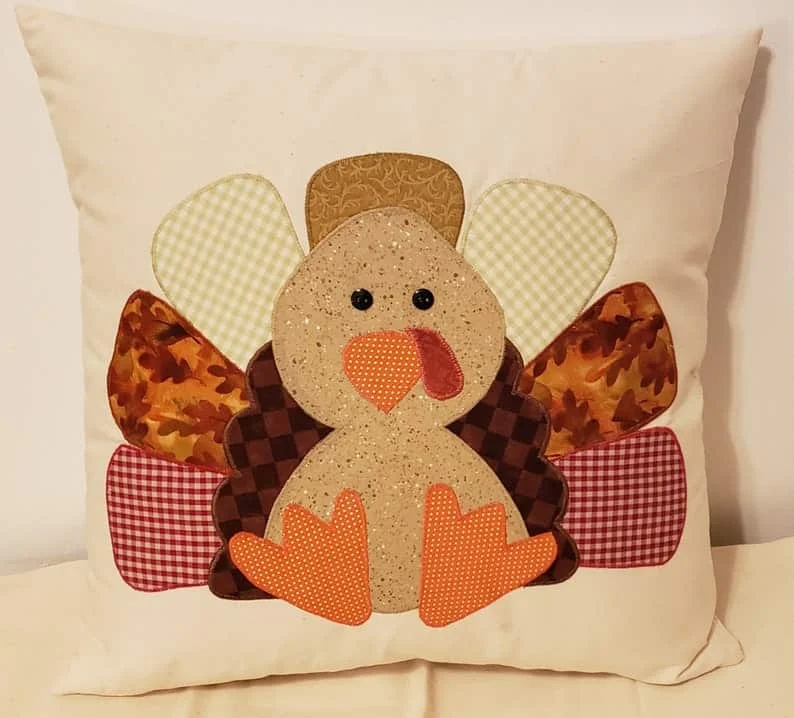 9. 感恩节火鸡刺绣抱枕