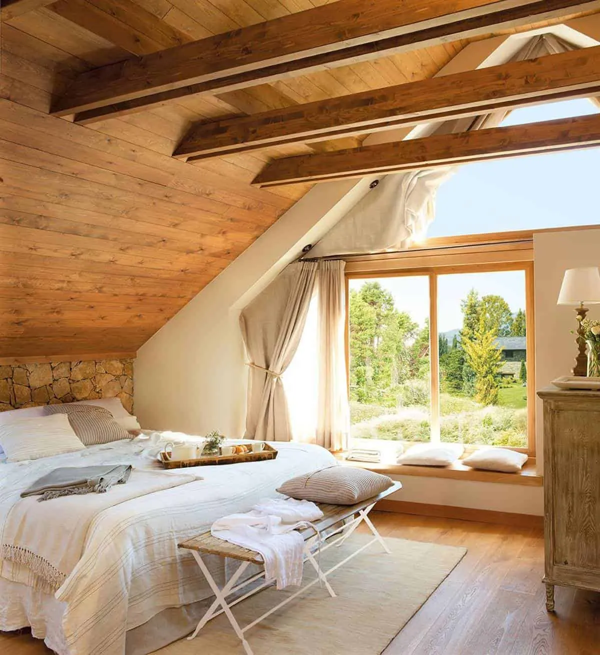 9. Bedroom That Serves as a Scenic Viewpoint Over the Valley