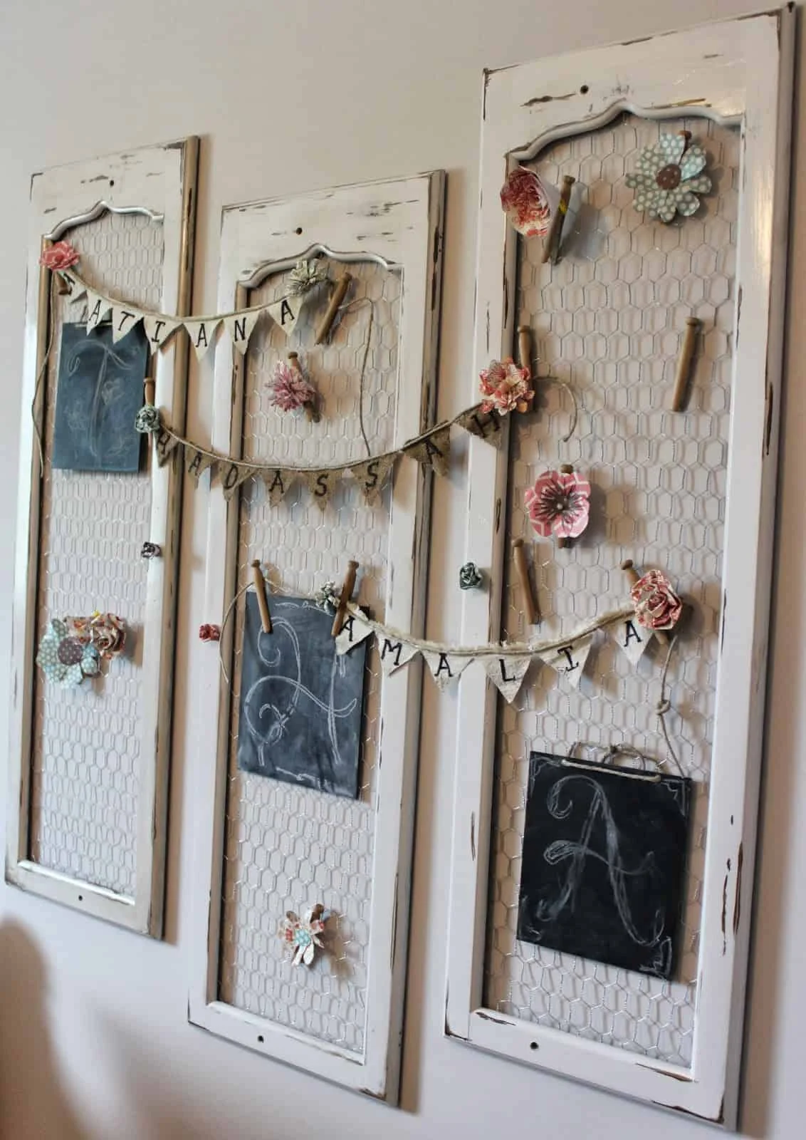 4. Decoración shabby chic - Gancho monogramado