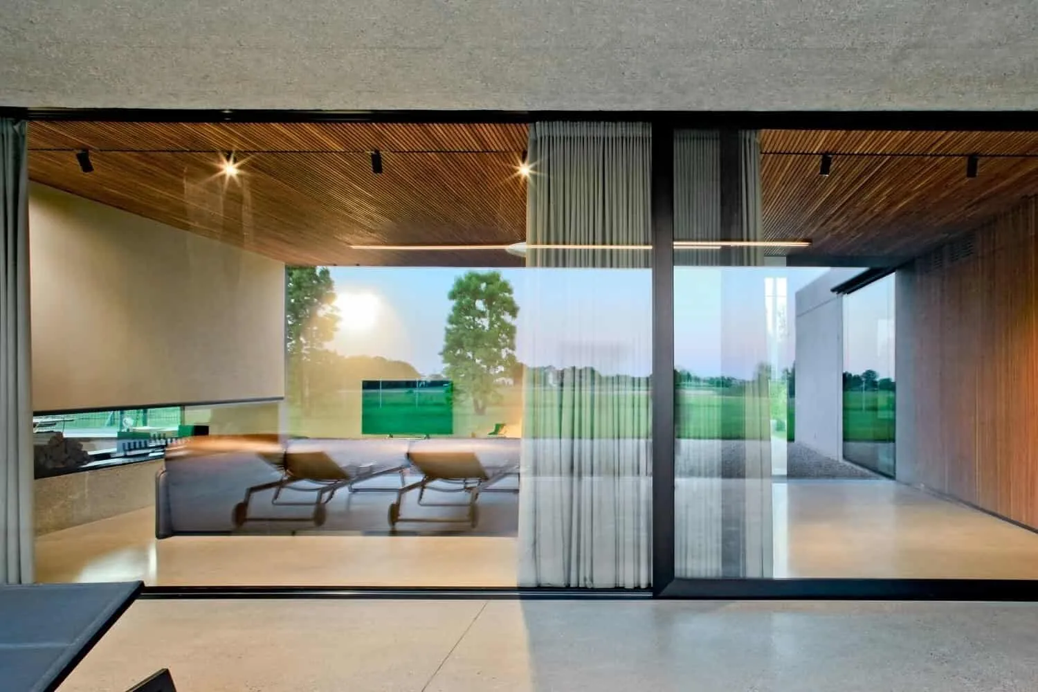 被绿色环绕的住宅，MIDE Architects，意大利斯特拉