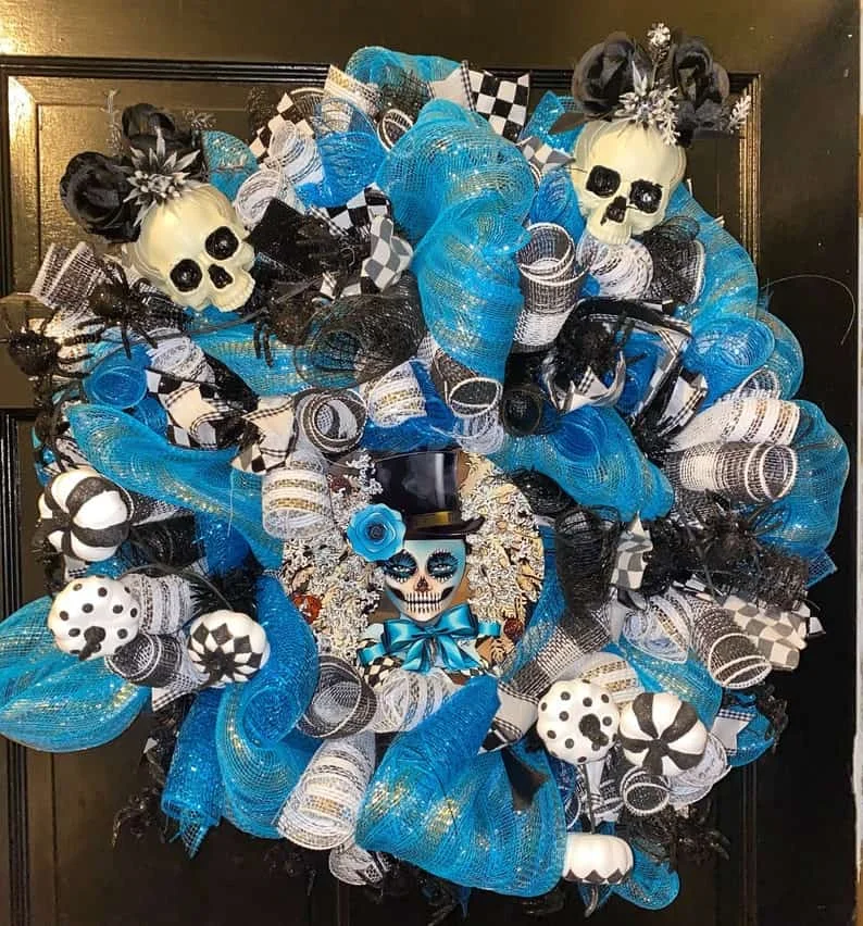 12. Ворітник із цукровим черепом