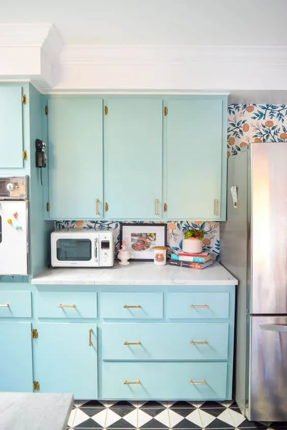 Retro Aesthetics and Color Play in the Kitchen
