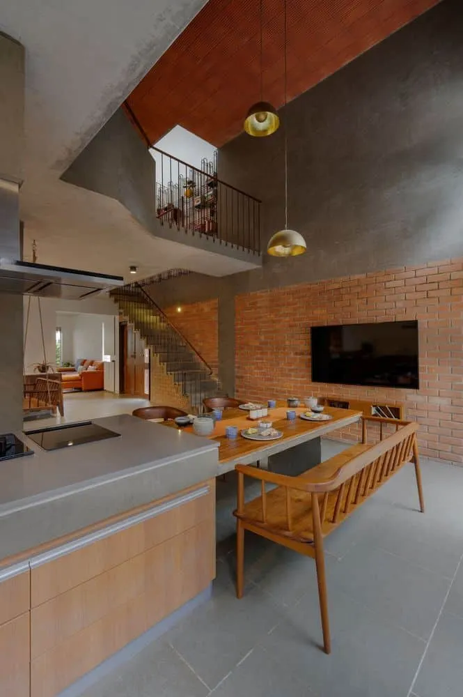 Greyscale Design Studio 设计的 Brickly Affair 石屋，位于印度班加罗尔