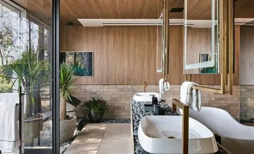 以优质材料打造的大地坚硬之居