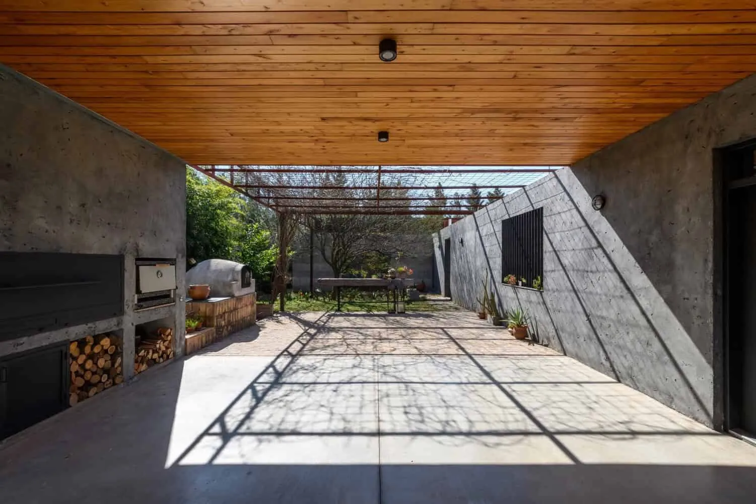 Texture House by Roberto Benito Arquitecto in San Francisco, Argentina Texture House by Roberto Benito Arquitecto in San Francisco, Argentina