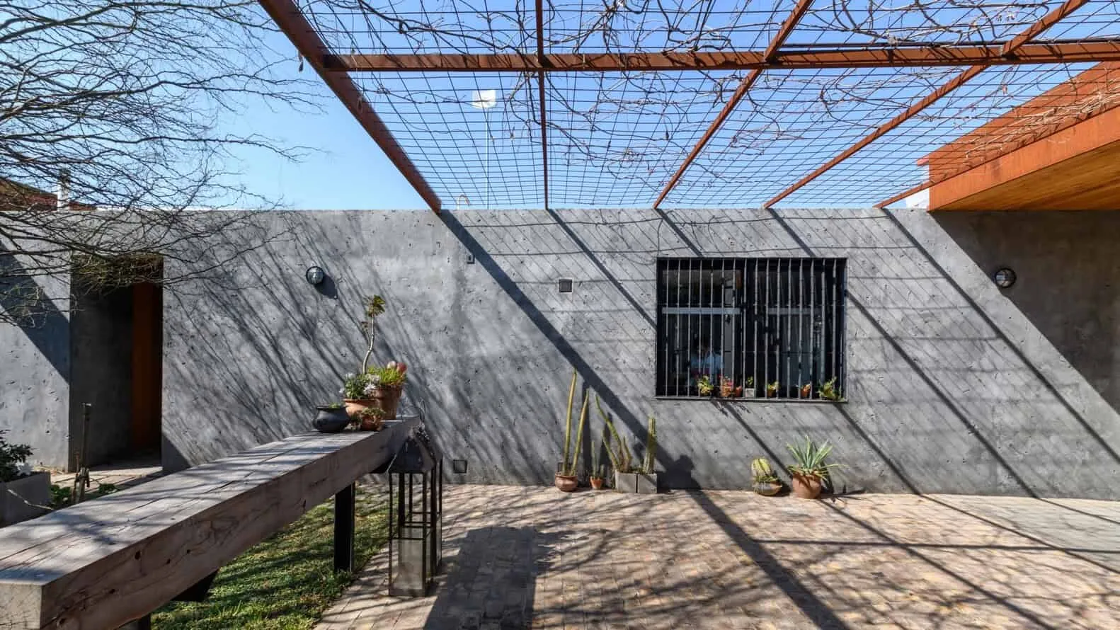 Texture House by Roberto Benito Arquitecto in San Francisco, Argentina Texture House by Roberto Benito Arquitecto in San Francisco, Argentina