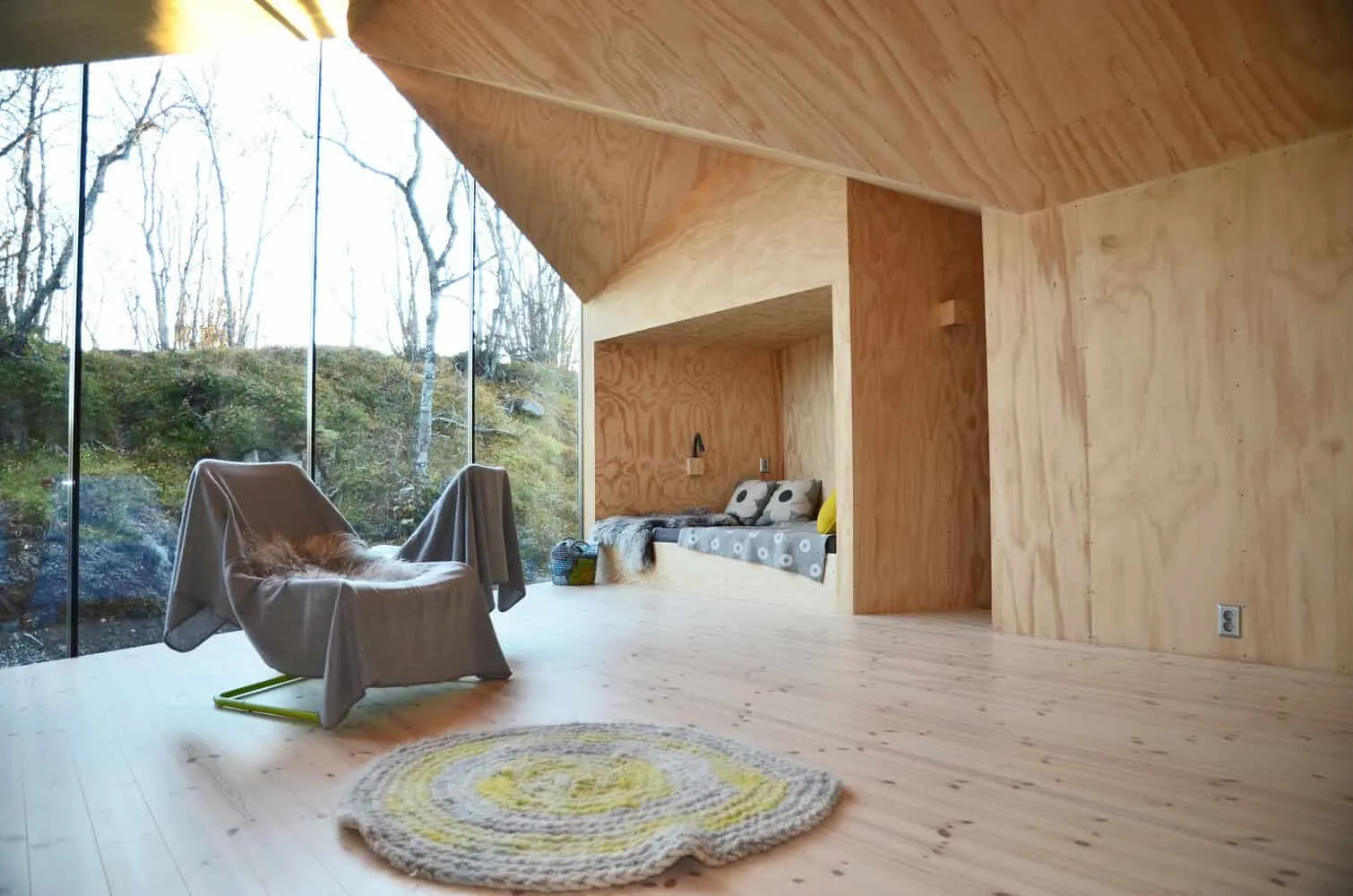 V-Lodge by Reiulf Ramstad Architects: Modern Mountain Retreat Above Aal, Norway
