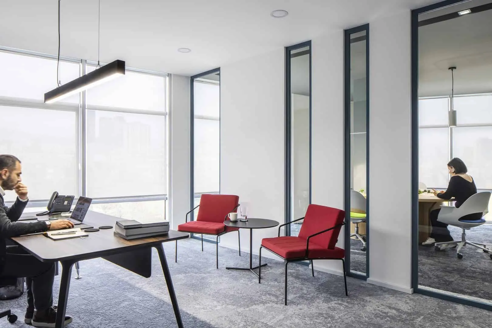 拥有大量自然光照的办公空间：IPEK BAYCAN ARCHITECTS设计的Pupa Teknik办公室