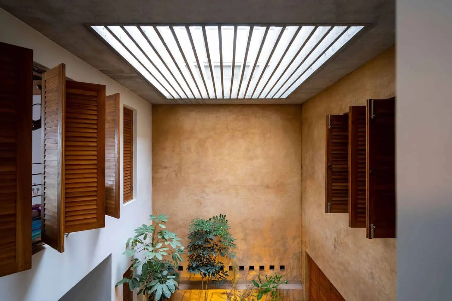 Greyscale Design Studio 设计的 Brickly Affair 石屋，位于印度班加罗尔