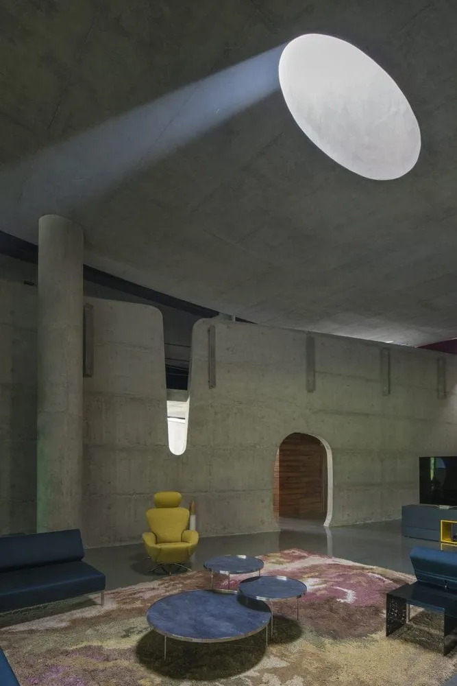 Stripped Möbius House by Matharoo Associates in Ahmedabad, India Stripped Möbius House by Matharoo Associates in Ahmedabad, India