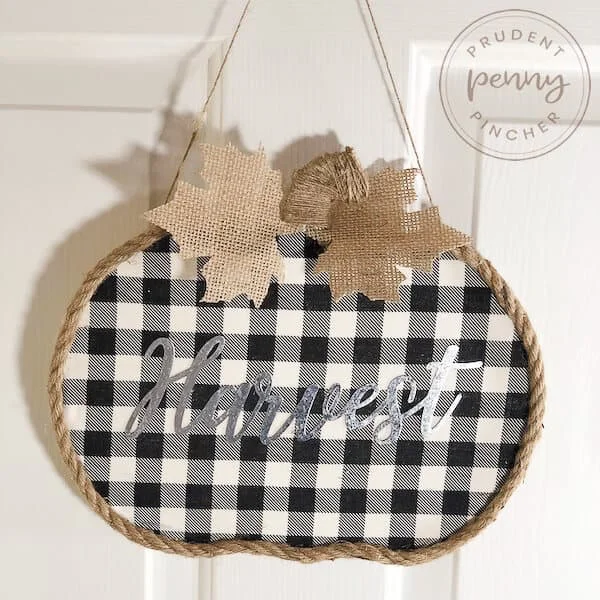 14. DIY дверна вішалка з магазину за долар