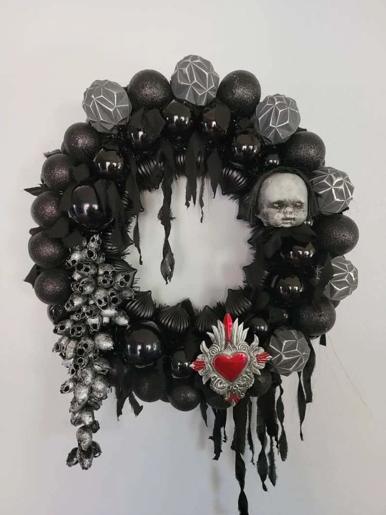 10. Заплутане сучасне ґотичне прикраса на Хеллоуїн