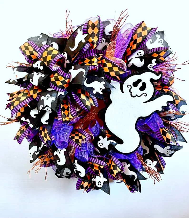 10. Ramo con fantasma de Halloween