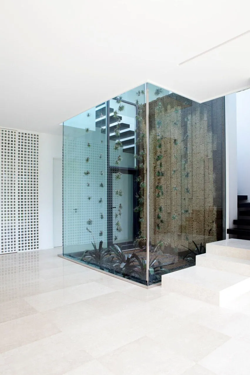 Villa C by Studio Guilhem in Cannes, France