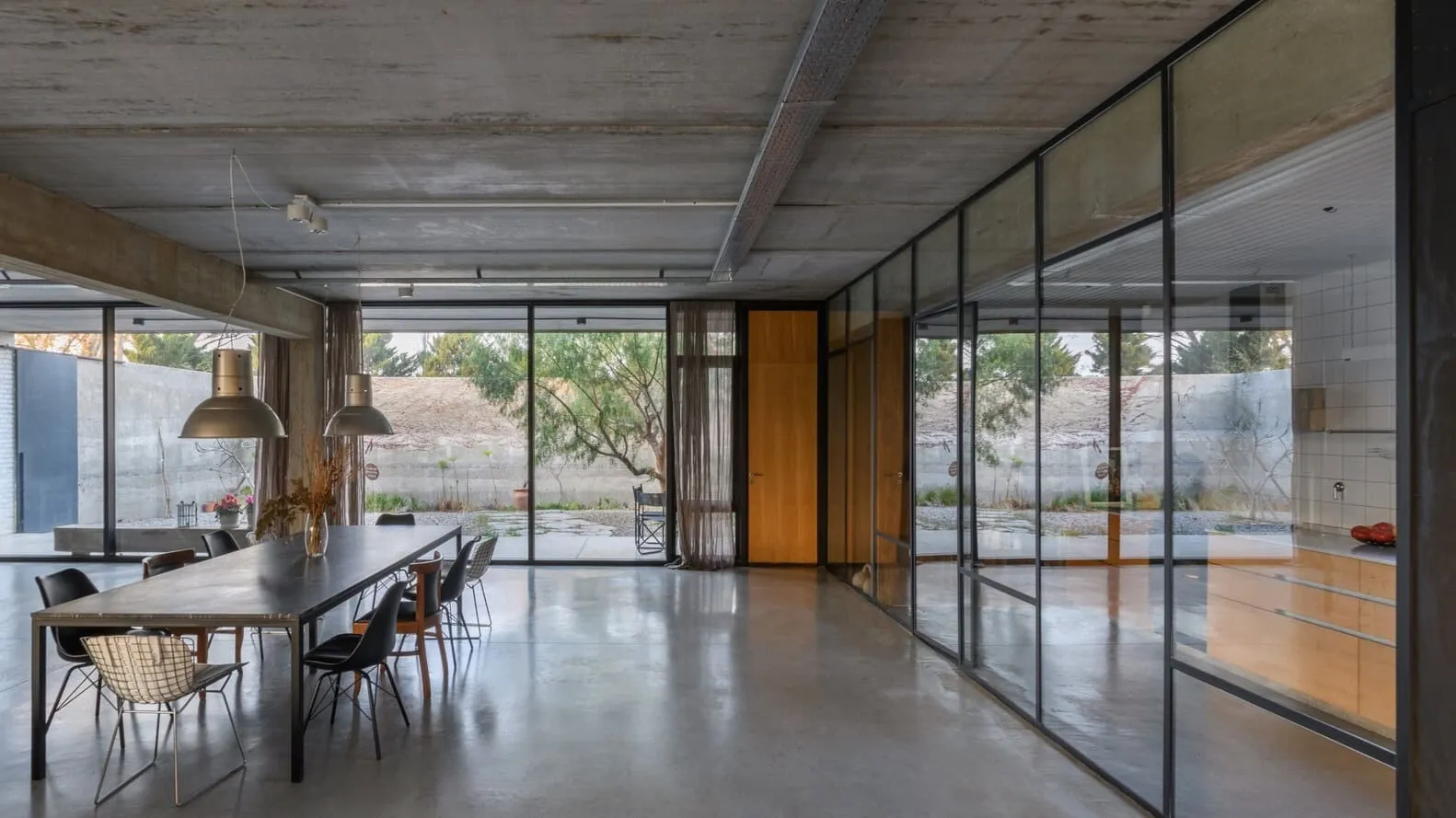 Texture House by Roberto Benito Arquitecto in San Francisco, Argentina Texture House by Roberto Benito Arquitecto in San Francisco, Argentina