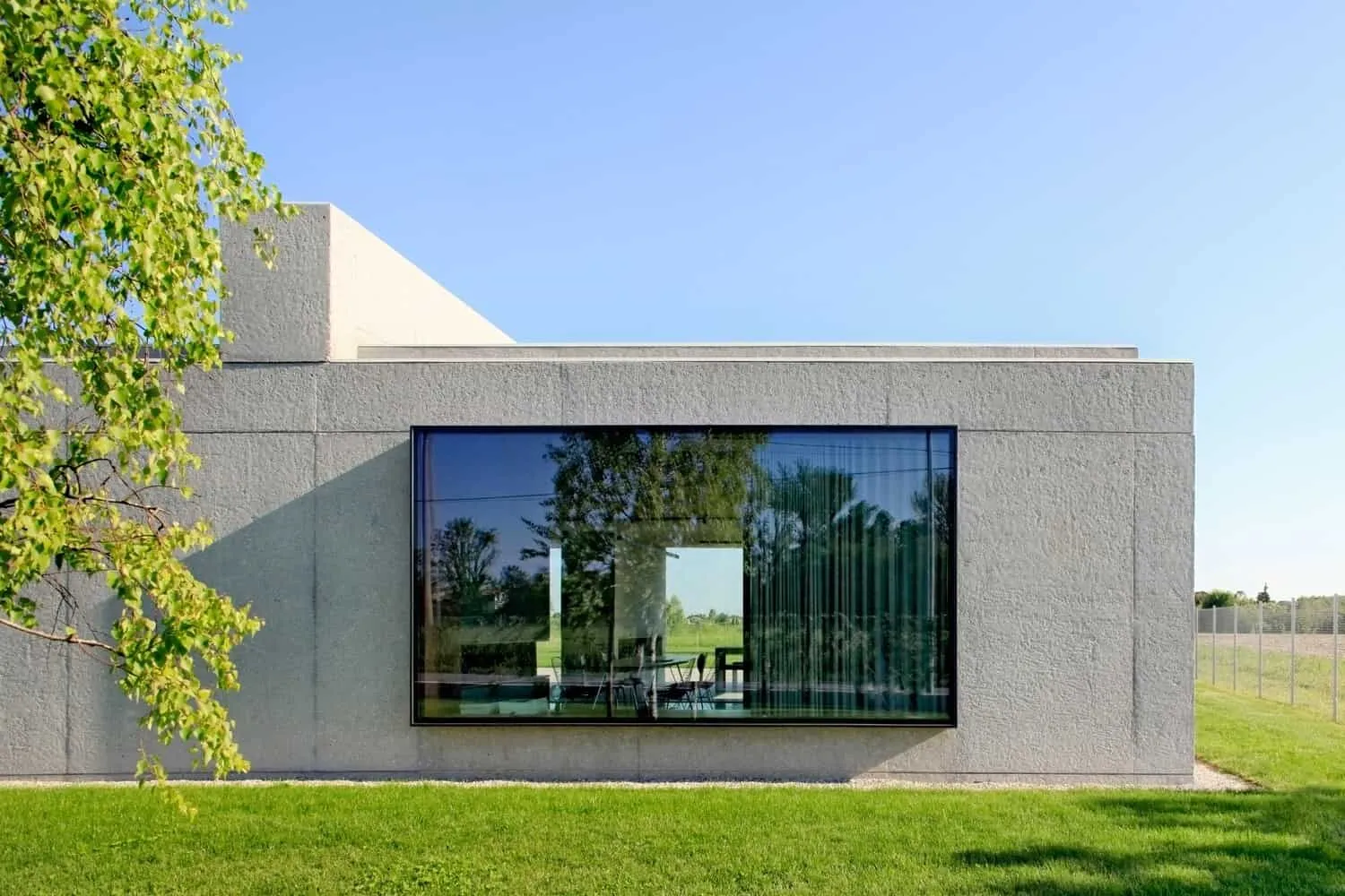 被绿色环绕的住宅，MIDE Architects，意大利斯特拉