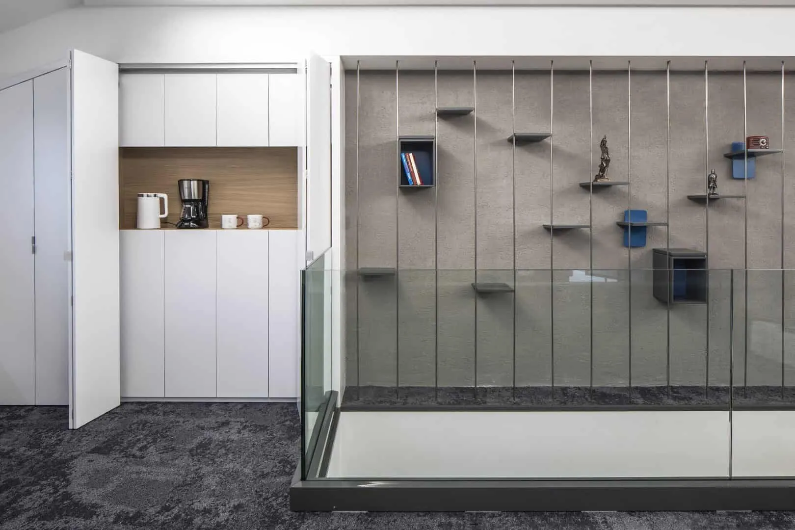 拥有大量自然光照的办公空间：IPEK BAYCAN ARCHITECTS设计的Pupa Teknik办公室