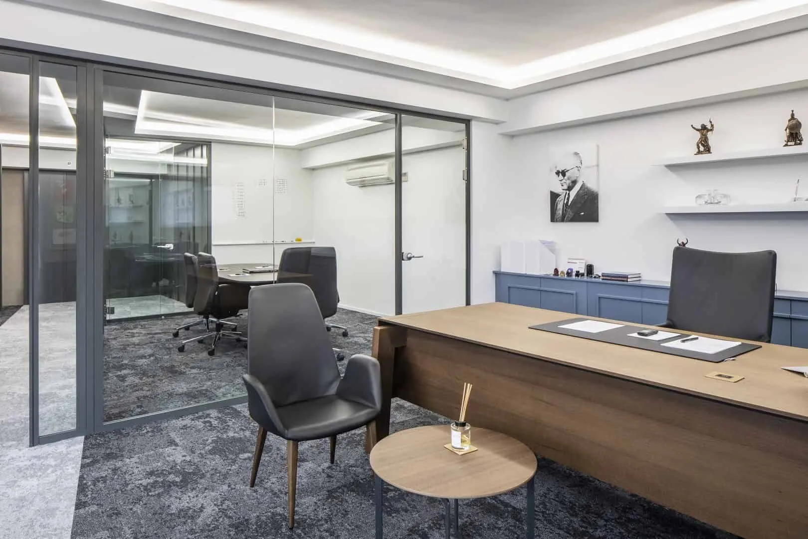 拥有大量自然光照的办公空间：IPEK BAYCAN ARCHITECTS设计的Pupa Teknik办公室