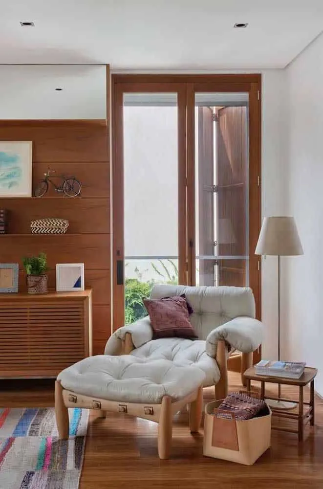 软垫扶手椅为您的空间带来更多温馨