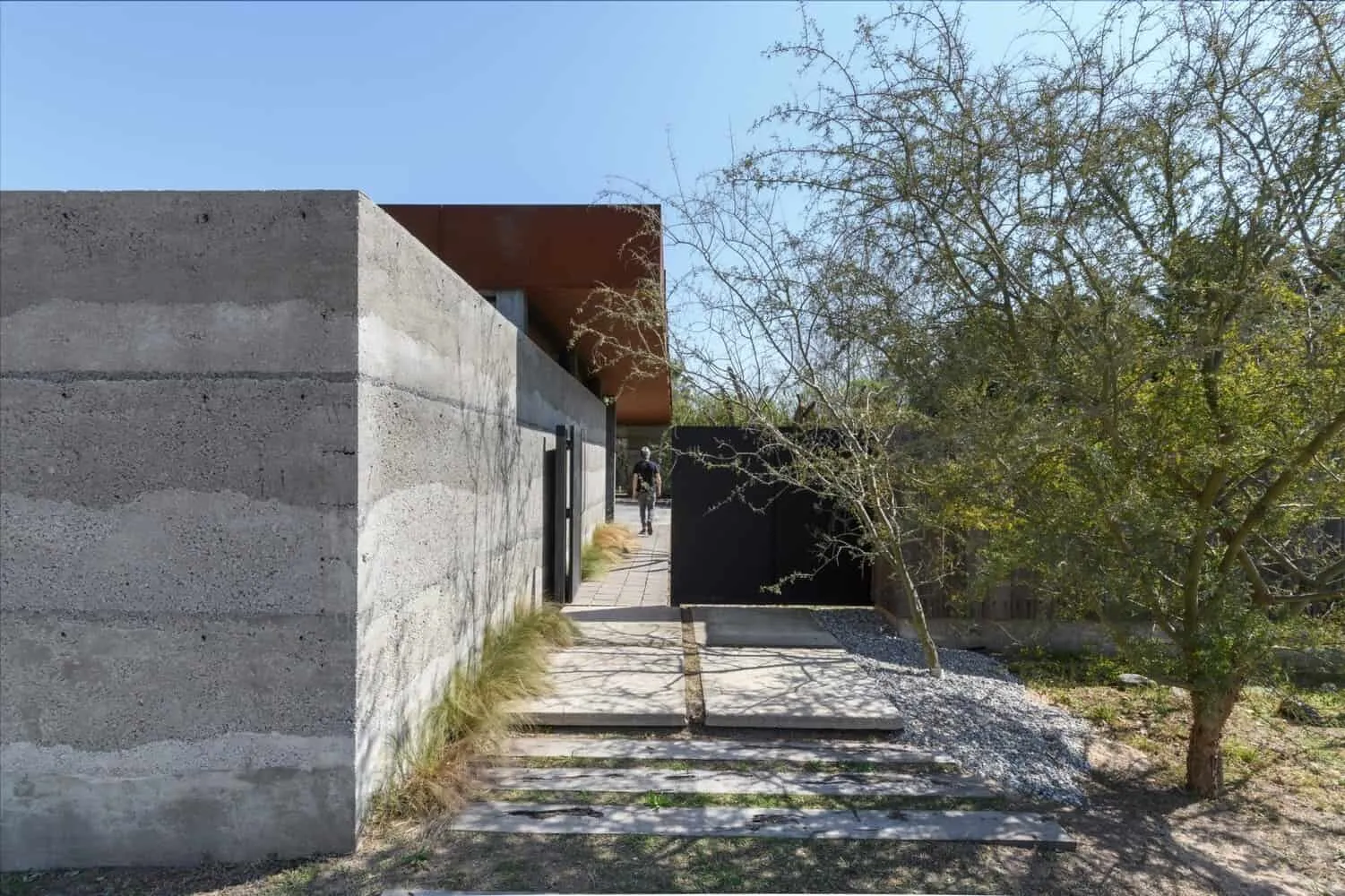 Texture House by Roberto Benito Arquitecto in San Francisco, Argentina Texture House by Roberto Benito Arquitecto in San Francisco, Argentina