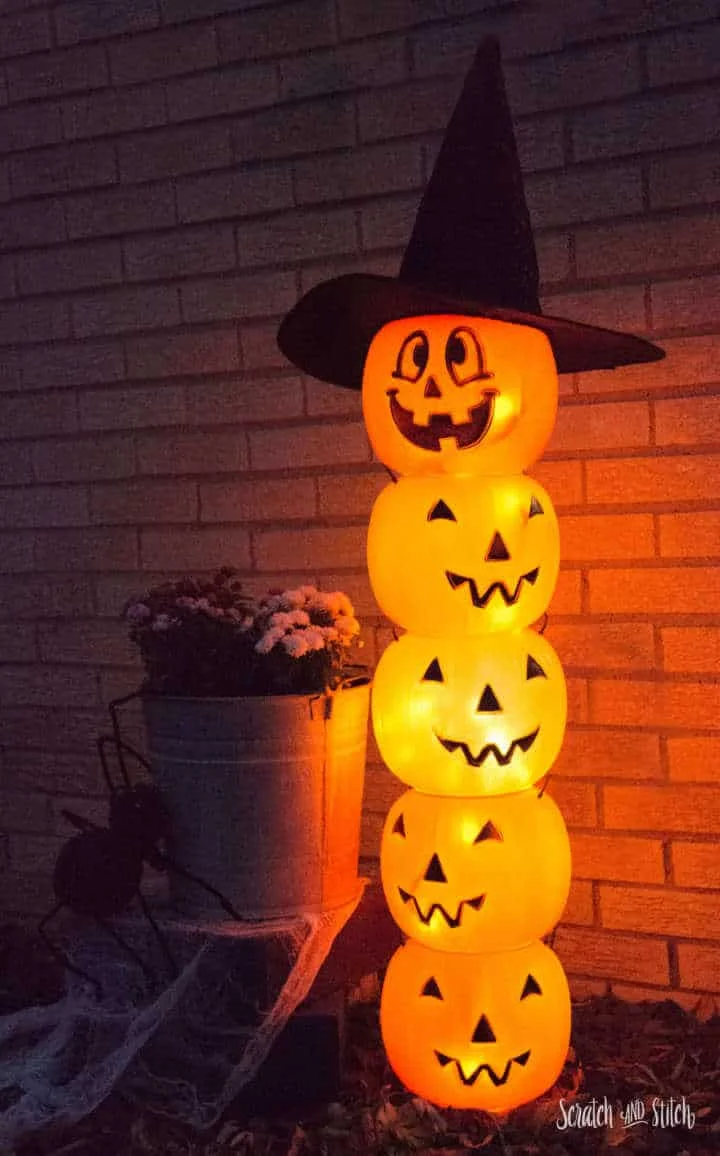 6. Farol de plástico brillante de Jack-O'-Lantern