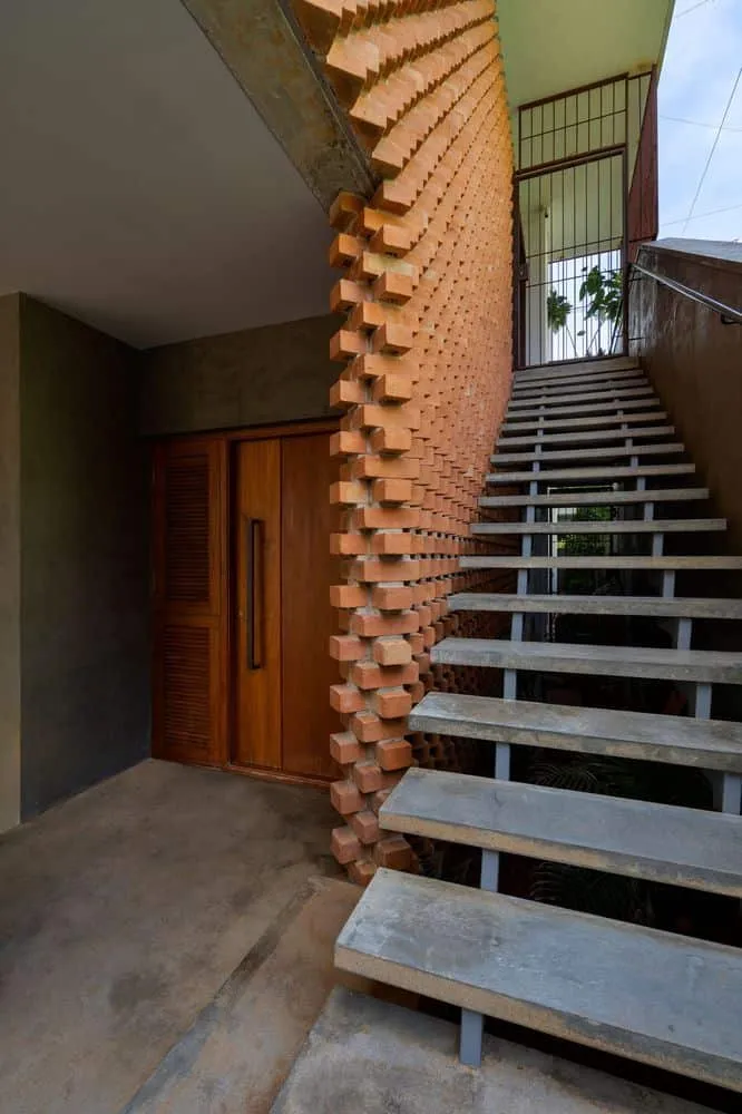 Greyscale Design Studio 设计的 Brickly Affair 石屋，位于印度班加罗尔