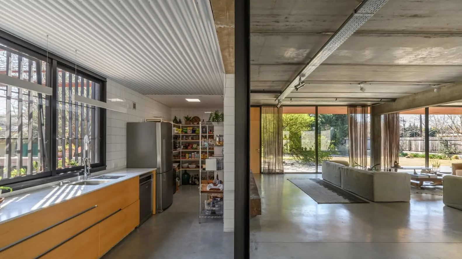 Texture House by Roberto Benito Arquitecto in San Francisco, Argentina Texture House by Roberto Benito Arquitecto in San Francisco, Argentina