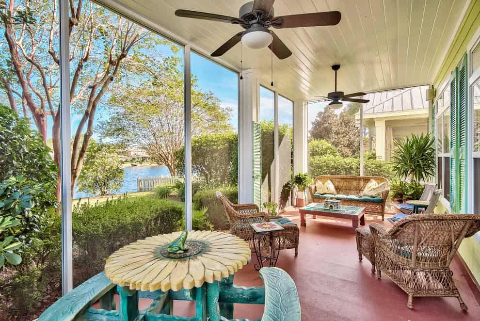 5. 2078 Olde Towne Avenue