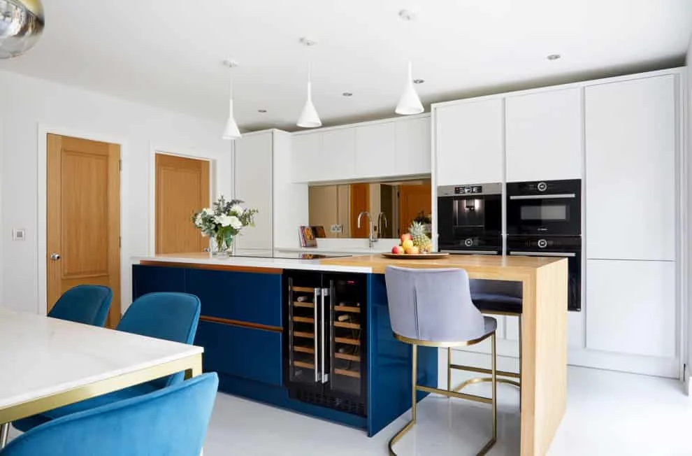 12. 苏里亚现代装修