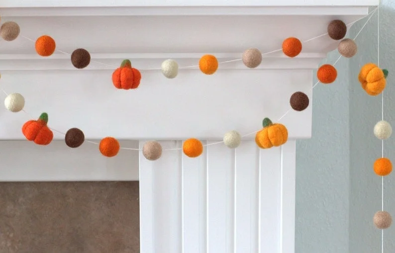 15. Guirnalda de fieltro y calabaza