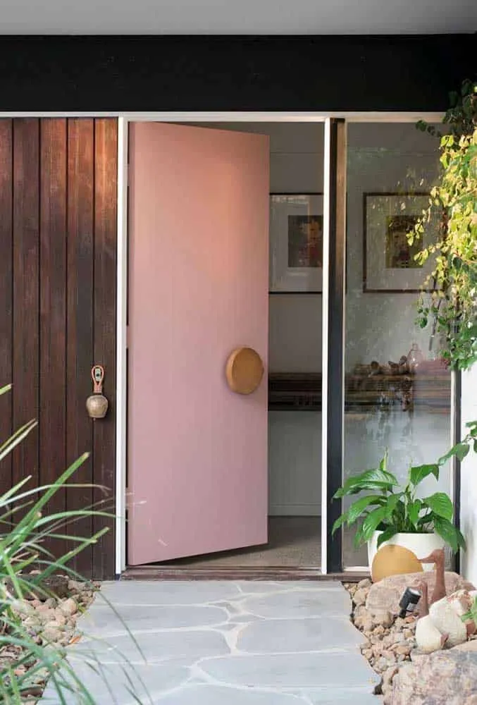 Avantages d'une porte d'entrée en bois