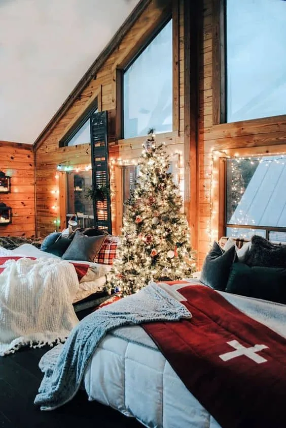 9 Christmas-Decorated Bedrooms That Will Inspire You