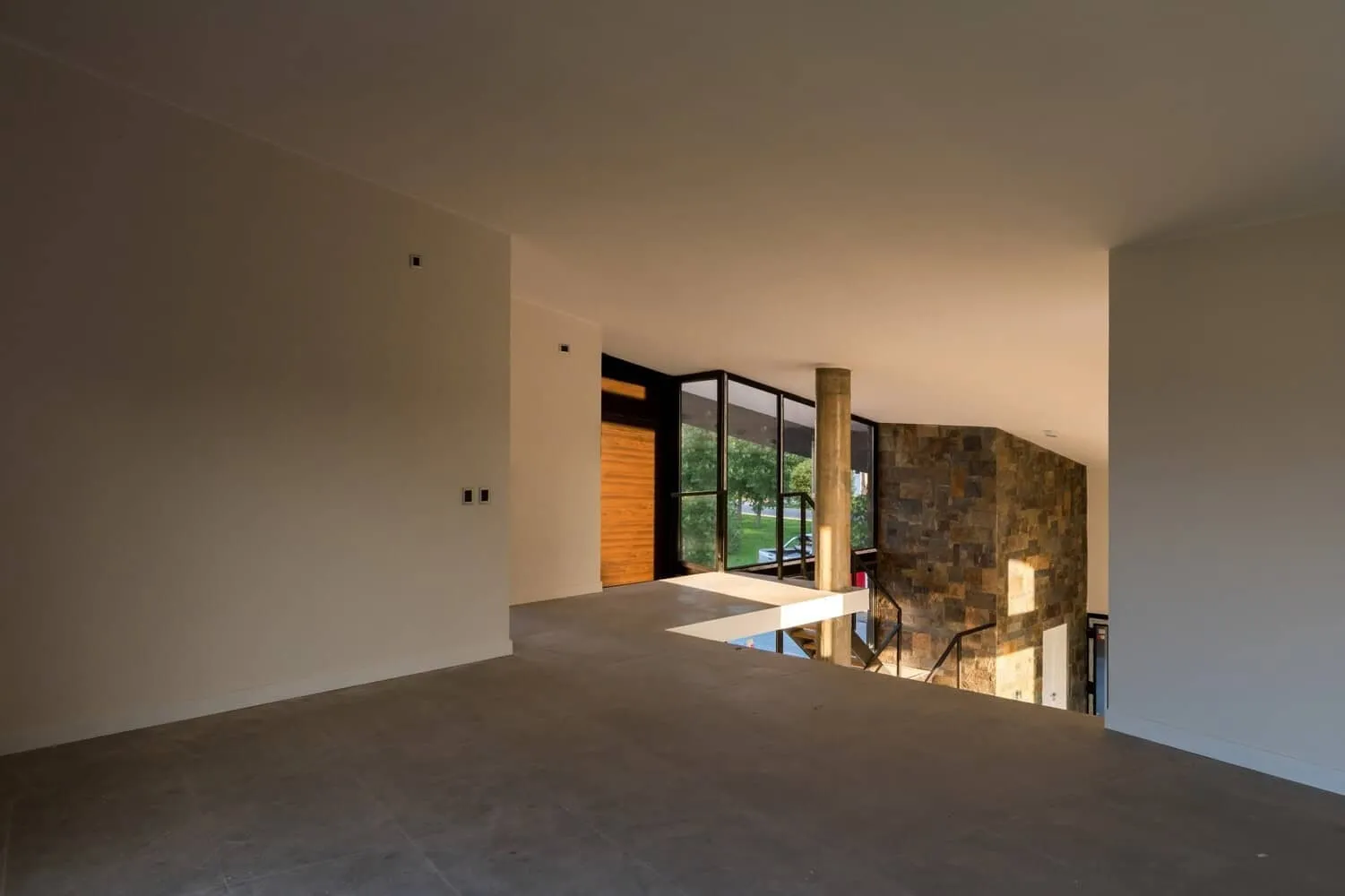 Single-Sided House by Ambroggio Arquitectos in Rio Cuarto, Argentina