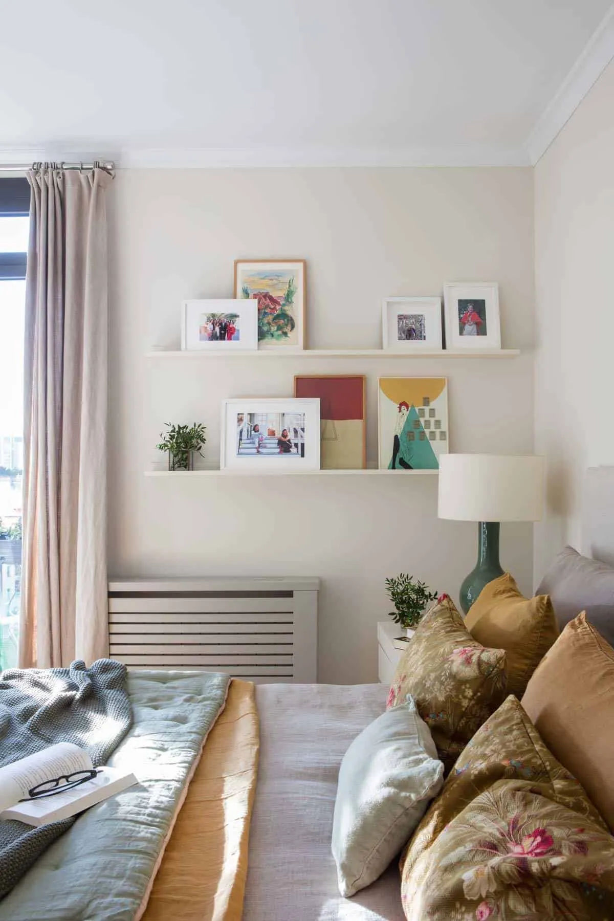 6 Ideas for Decorating Walls Without a Big Budget