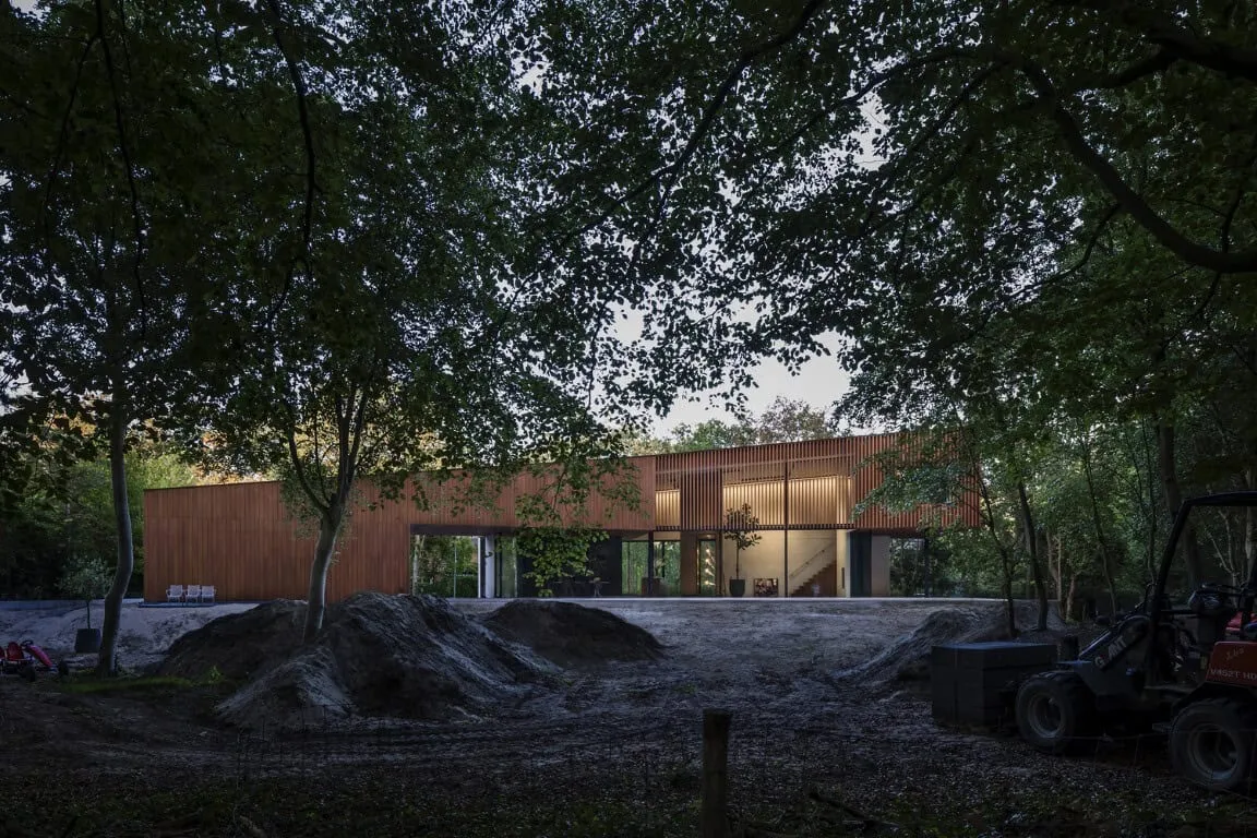 Villa Sanpourt by DP6 Architectuurstudio in the Netherlands