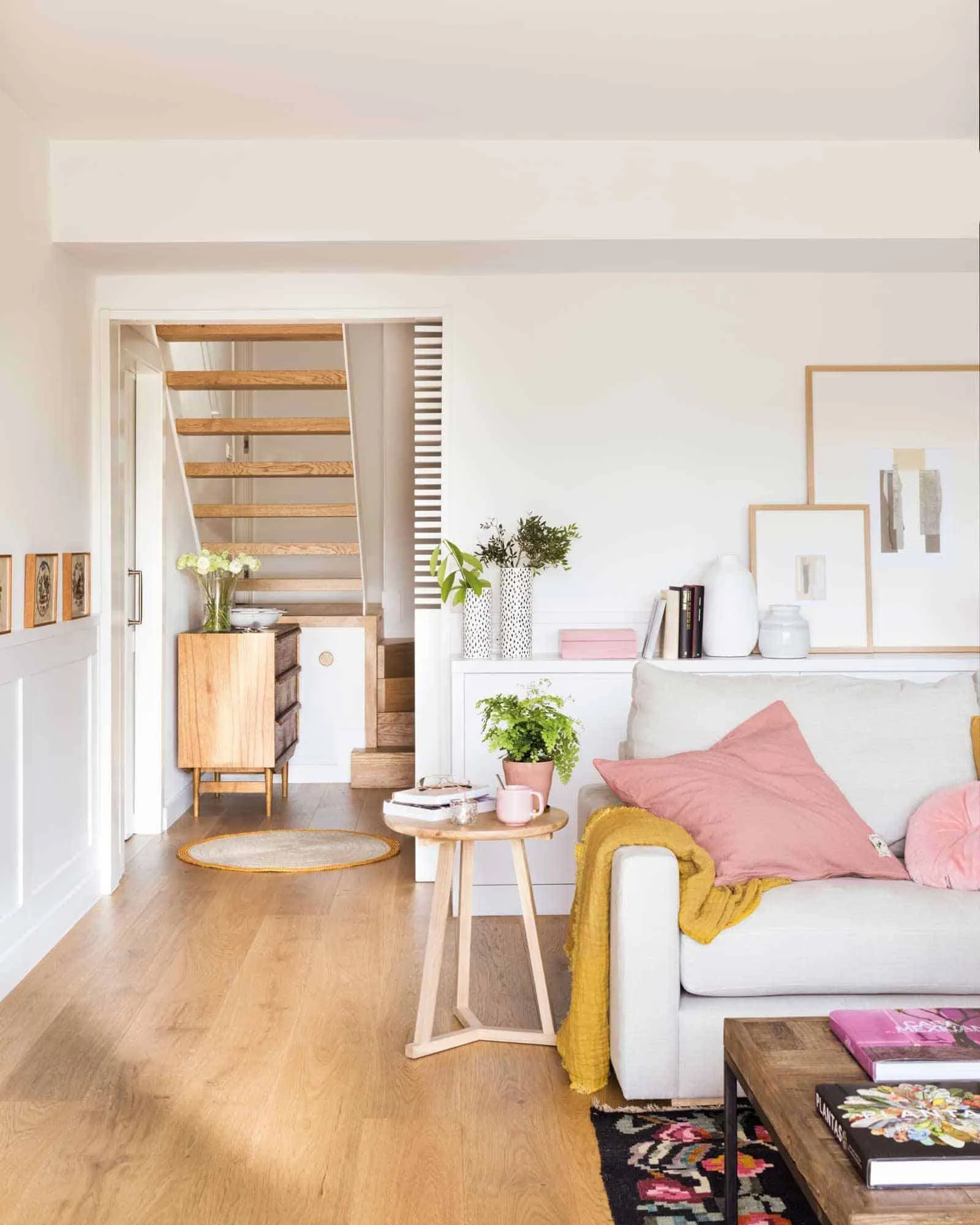 如何在不到一小时内现代装修客厅