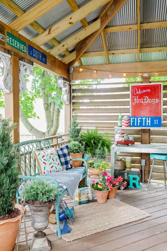 5. 芝加哥 eclectic 木质露台围栏