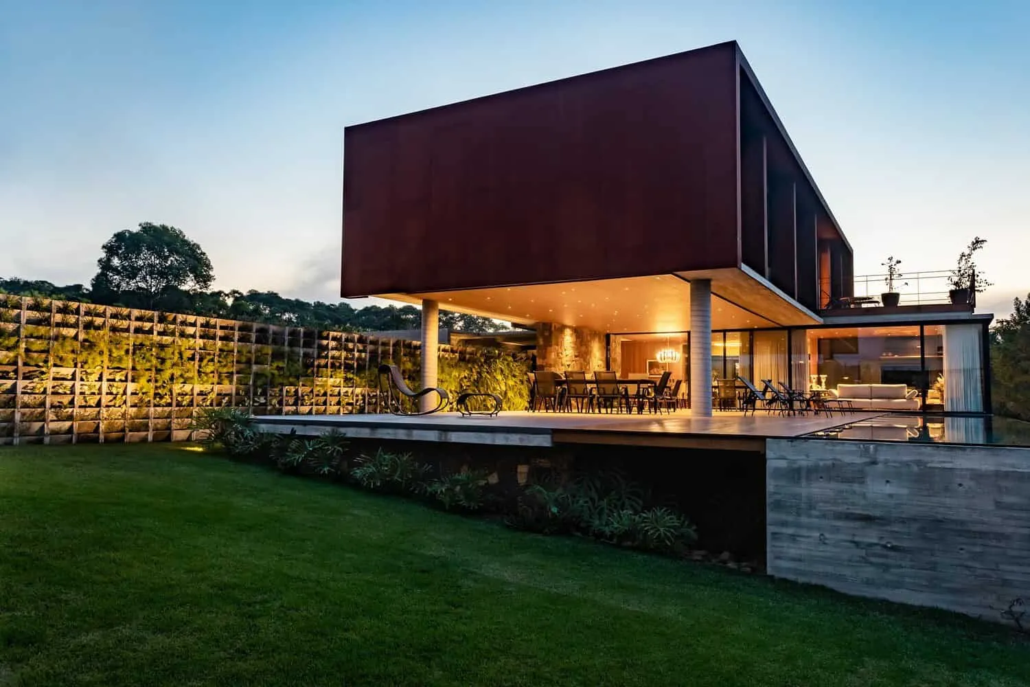 Krótki dom projektu ES Arquitetura w Ikarzu, Brazylia Krótki dom projektu ES Arquitetura w Ikarzu, Brazylia