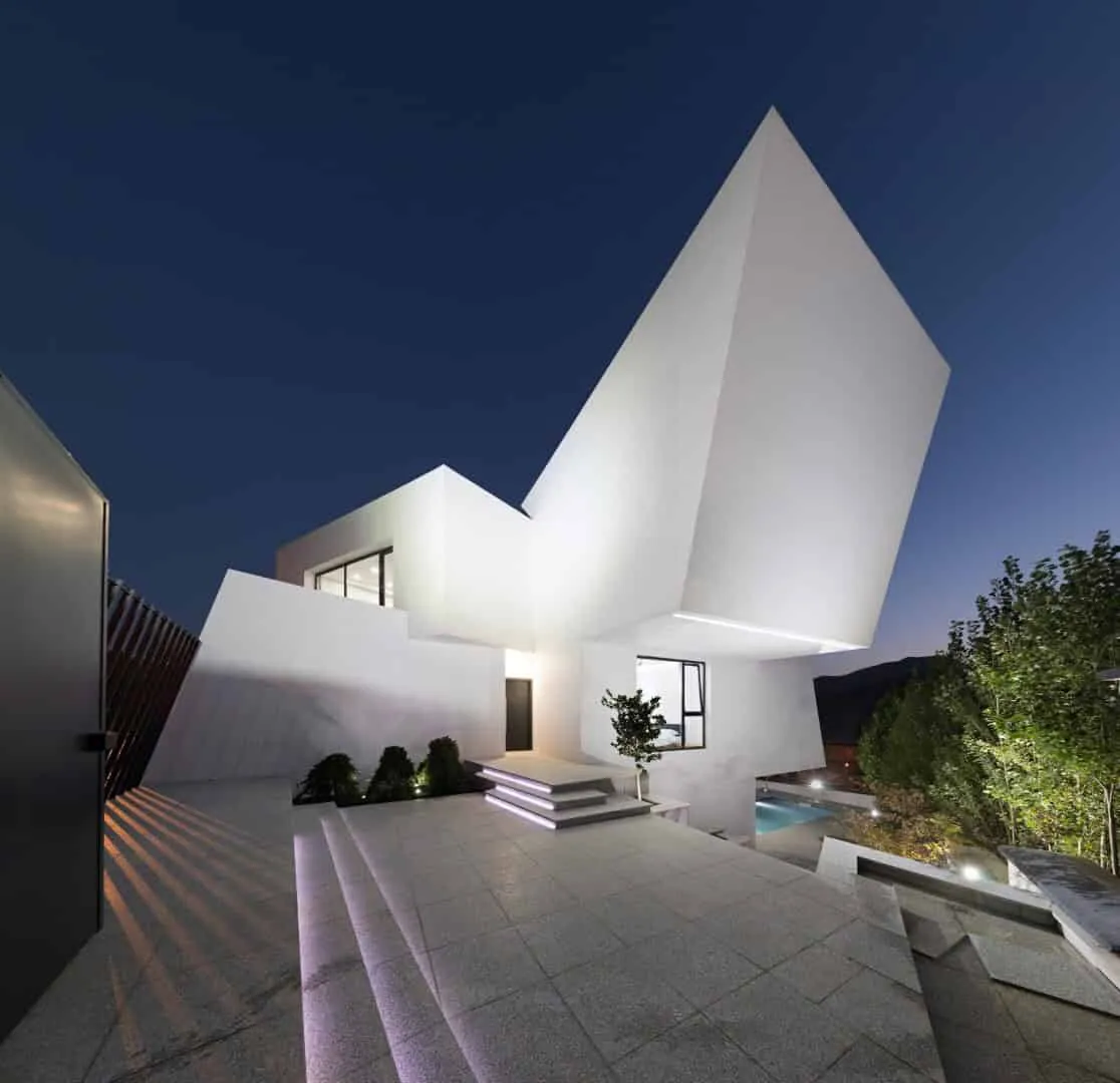 UC21 Architects设计的悬臂式住宅,位于伊朗莫什拉 UC21 Architects设计的悬臂式住宅,位于伊朗莫什拉