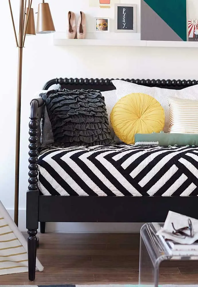 Super Creative Ideas for Creating Your Own Printed Sofa