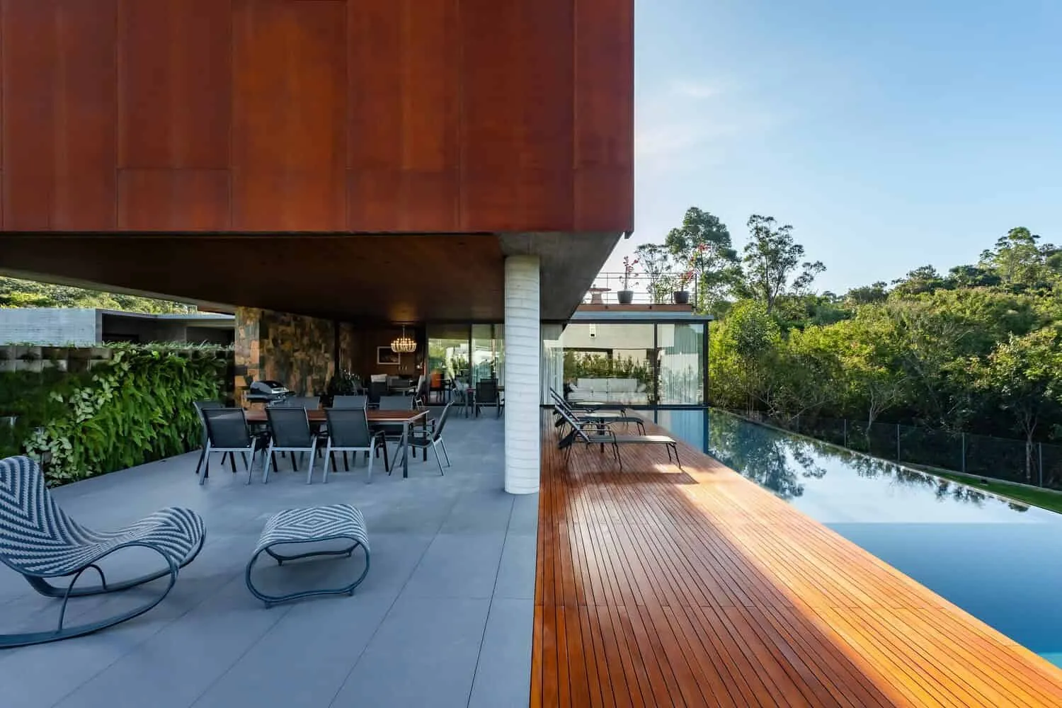 Krótki dom projektu ES Arquitetura w Ikarzu, Brazylia Krótki dom projektu ES Arquitetura w Ikarzu, Brazylia