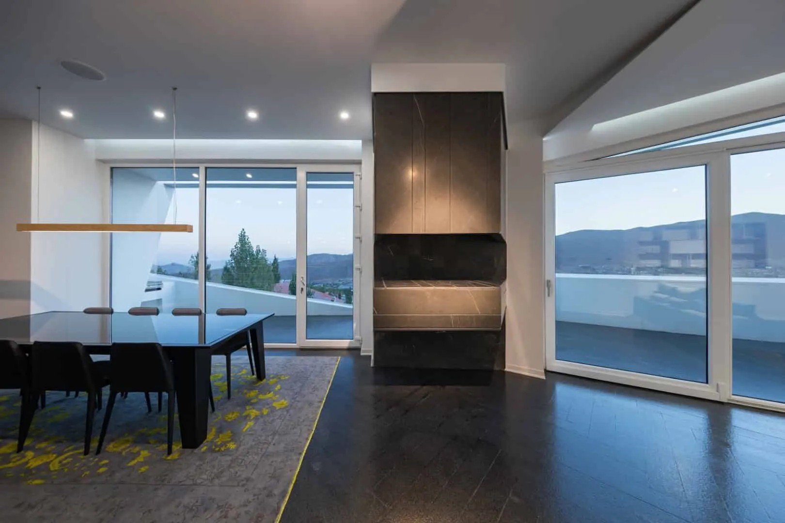 UC21 Architects设计的悬臂式住宅,位于伊朗莫什拉 UC21 Architects设计的悬臂式住宅,位于伊朗莫什拉