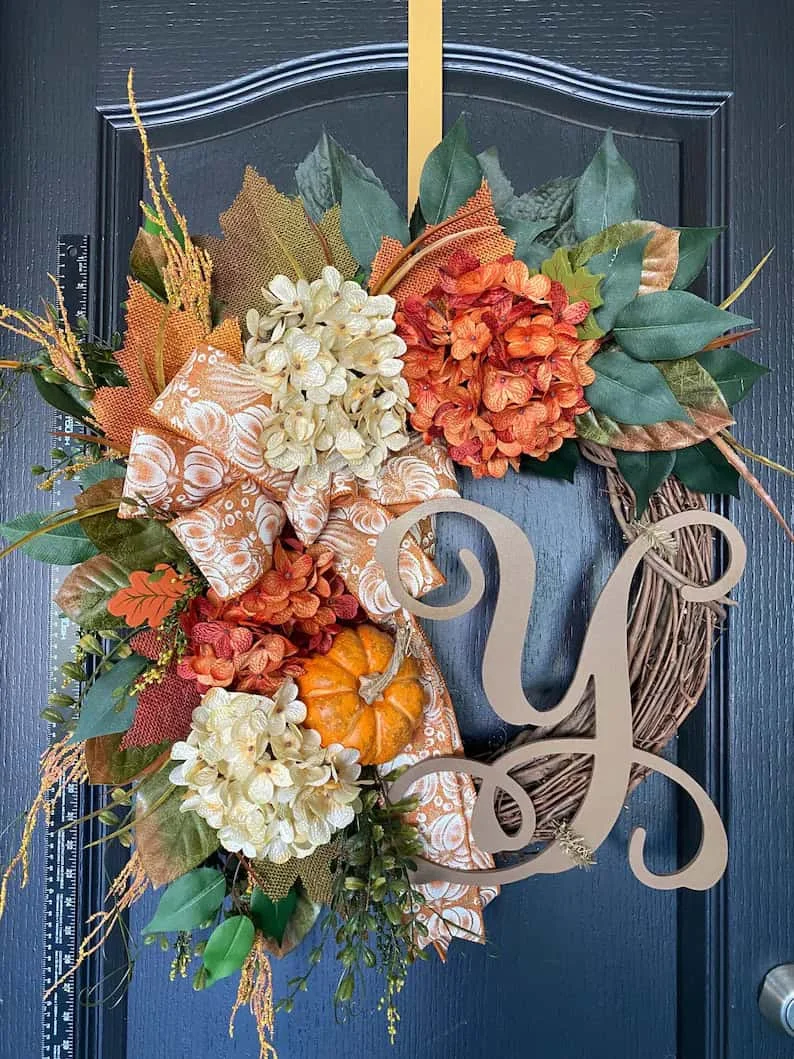 13. 收获主题设计花瓶