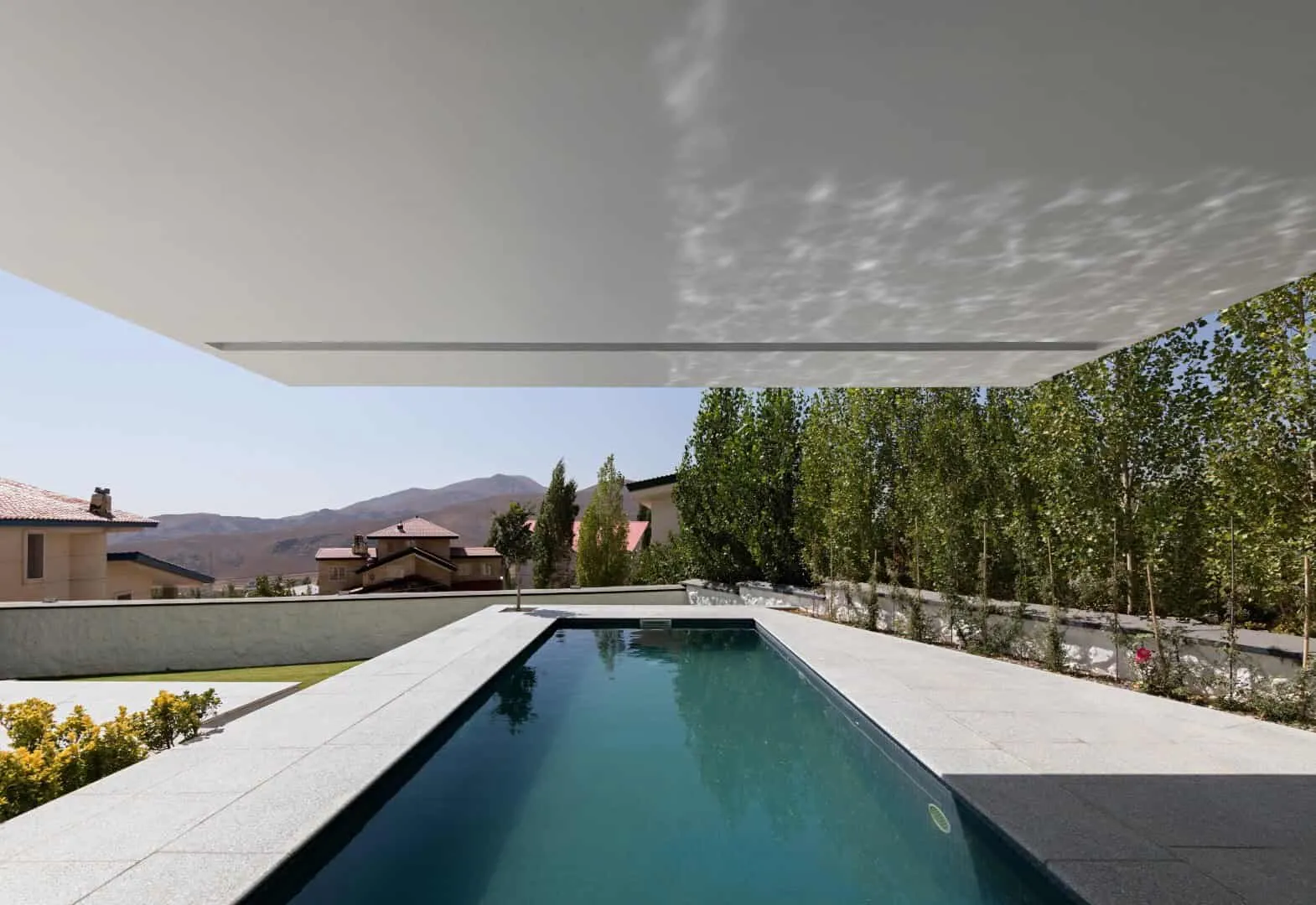 UC21 Architects设计的悬臂式住宅,位于伊朗莫什拉 UC21 Architects设计的悬臂式住宅,位于伊朗莫什拉