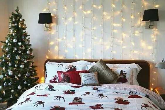 9 Christmas-Decorated Bedrooms That Will Inspire You