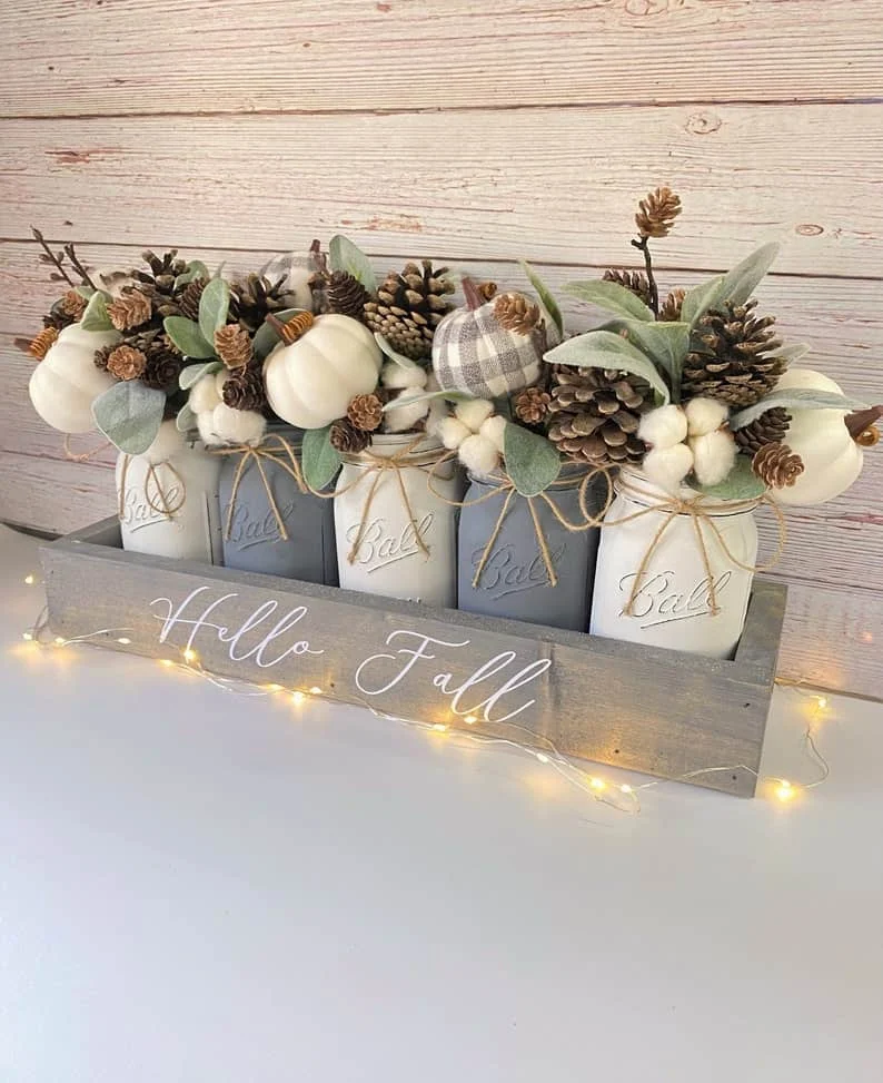 12. Centro de mesa con frascos de vidrio para el Dia de Accion de Gracias