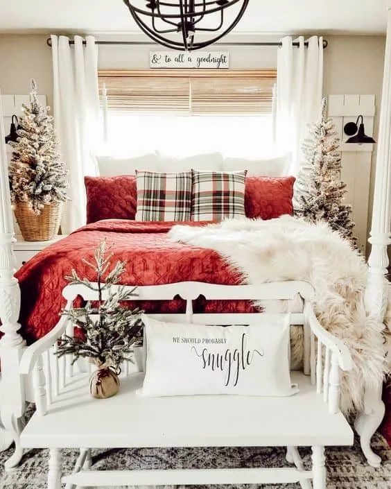 9 Christmas-Decorated Bedrooms That Will Inspire You