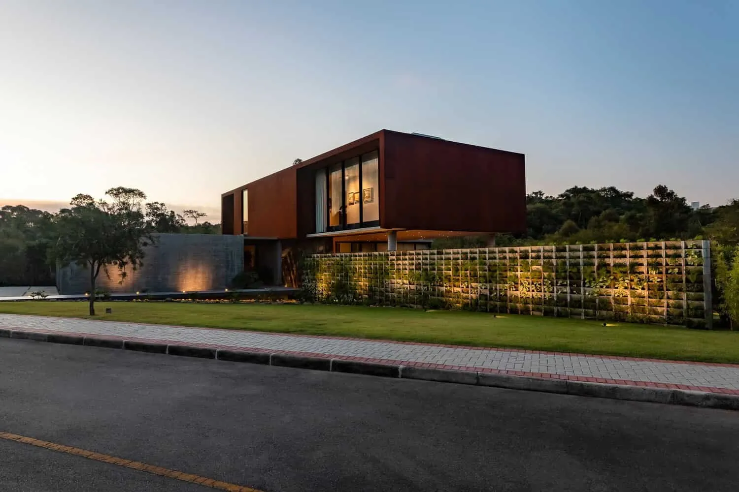 Krótki dom projektu ES Arquitetura w Ikarzu, Brazylia Krótki dom projektu ES Arquitetura w Ikarzu, Brazylia