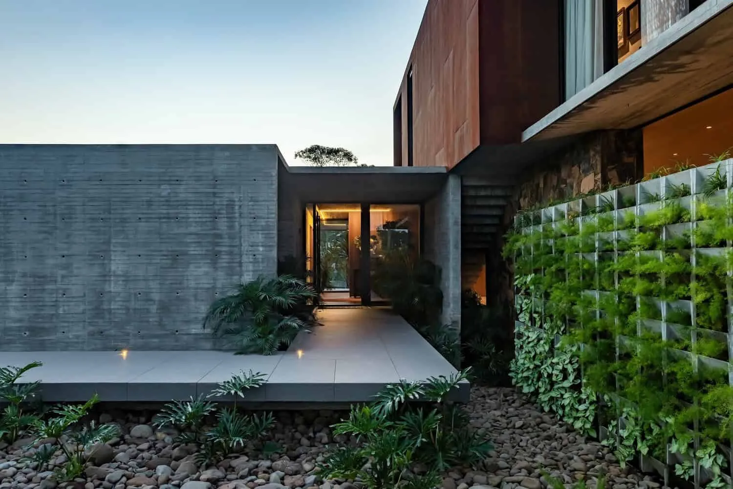 Krótki dom projektu ES Arquitetura w Ikarzu, Brazylia Krótki dom projektu ES Arquitetura w Ikarzu, Brazylia